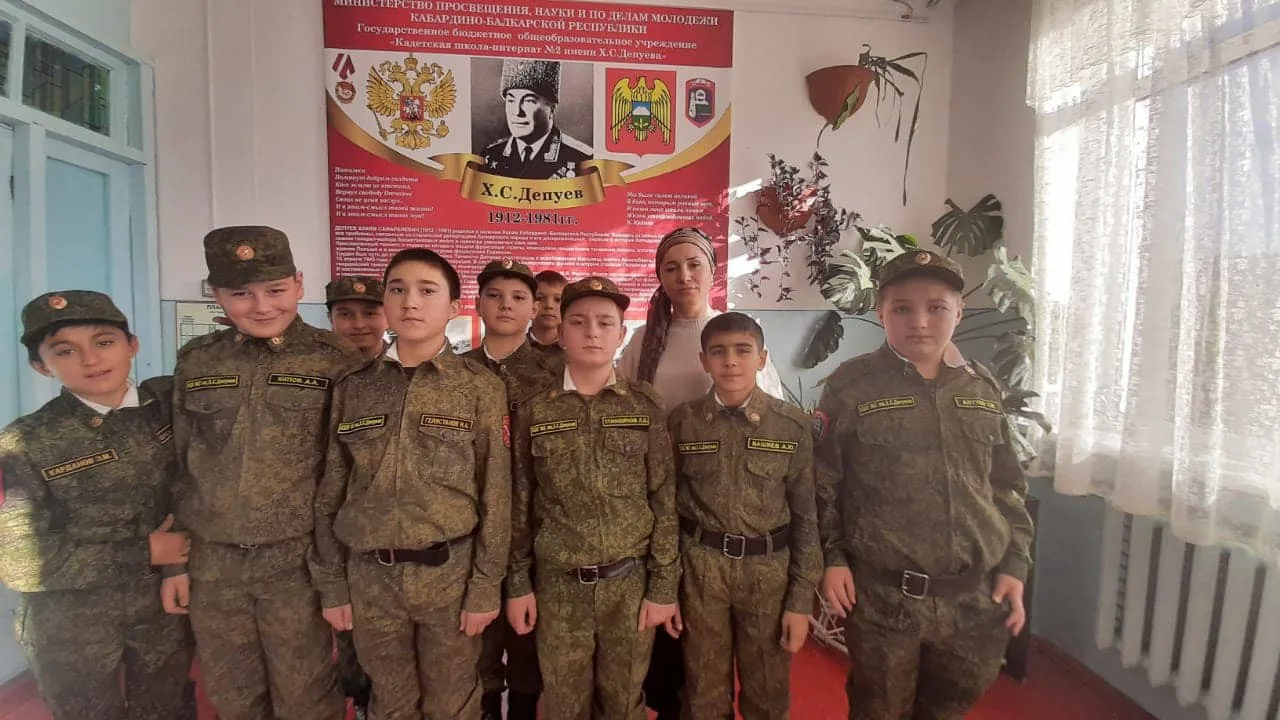 Музейный урок ко Дню неизвестного солдата на тему "Героев помним..."